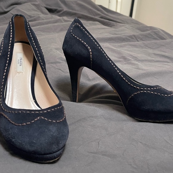 Prada Navy Suede Pumps with gorgeous stitching- no longer fit me! - Picture 9 of 9